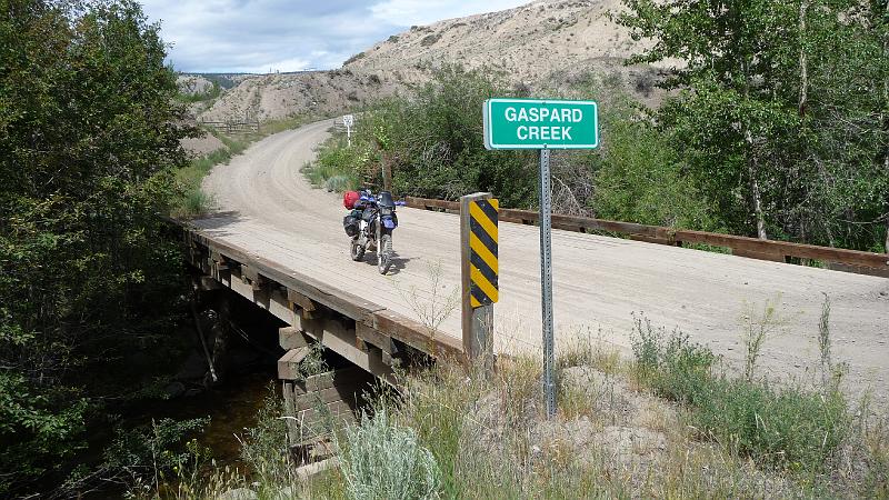 bc2ak-P0470.JPG - Alaska trip 08; bc2ak; Gang ranch; DRZ on bridge